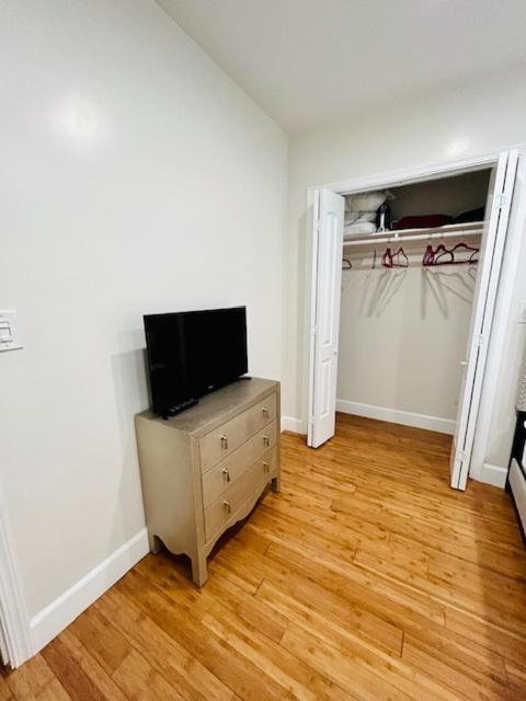 Gated Contemporary 3 Bedroom - 2 Bathroom Home In South La Plus Parking Лос-Анджелес Екстер'єр фото